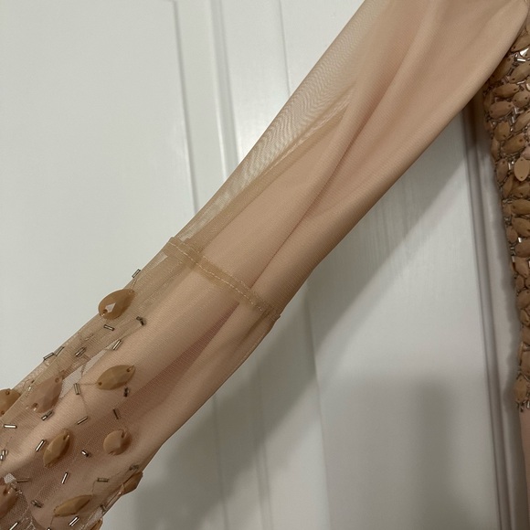 Long sleeve evening gown. - Picture 3 of 7